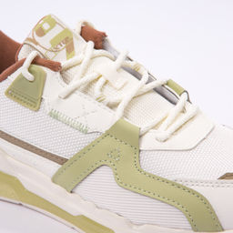 Кроссовки женские