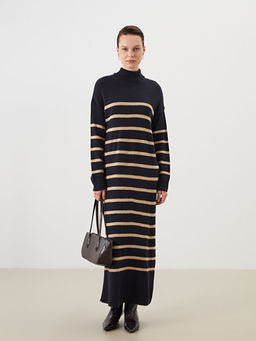 Dik Yaka ?izgili Triko Elbise