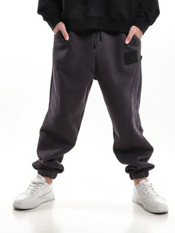 Брюки с шевроном для мальчика штаны спортивные 22-7683 светлый графит - Mini maxi фото 32