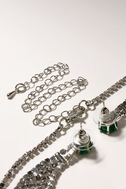 Набор 2 предмета: серьги, колье Феникс изгиб, цвет бело-изумрудный в серебре, 35 см