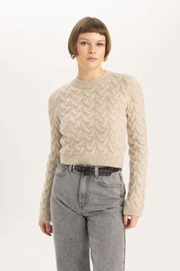 Укороченный свитер с круглым вырезом