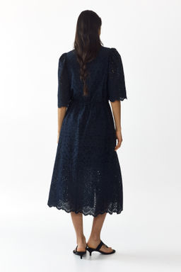 Vestido camisero de algod?n con bordado ingl?s - H&m фото 5