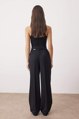 Siyah Kemerli Dusuk Bel Wide Leg/Genis Paca Dokumlu Kumas Pantolon TWOAW26PL00068 - Trendyolmilla фото 4