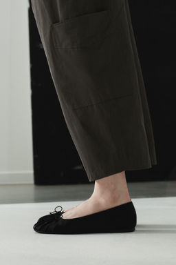 SATIN BALLET FLATS WITH BOW - Zara фото 8