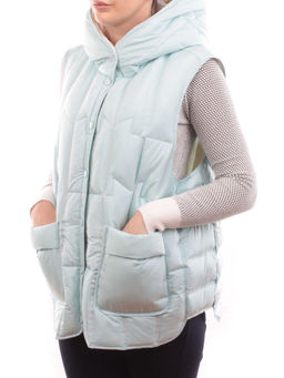24-618 LT. BLUE Жилет утепленный женский (пух) - Fashion фото 5