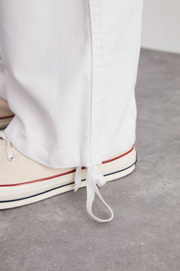 Beyaz Loose Fit Pacas? Baglamal? Kargo Pantolon TMNSS23PL00035 - Trendyolmilla фото 5