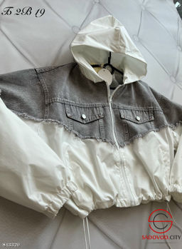 Ветровка женская весенняя