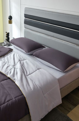 Одеяло Mency средней плотности однотонное с простыней на резинке и наволочками ODMENOR06