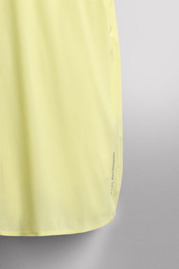 LIGHTWEIGHT TECHNICAL T-SHIRT - Zara фото 9