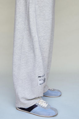 PANTAL?N BARREL ETIQUETA / Gris vigor? - Zara фото 6