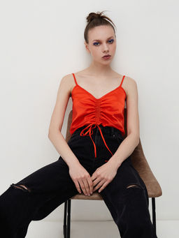 Укороченная алая блузка-топ - Incity фото 2