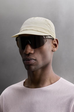 GORRA T?CNICA LIGERA / Verde gris