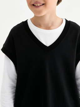 Черный жилет