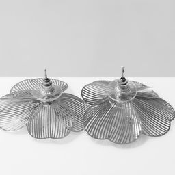 Серьги с жемчугом Цветы лёгкие, цвет белый в серебре