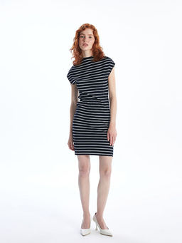 Dik Yaka ?izgili Elbise