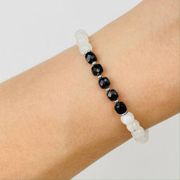 Браслет из Лунного камня и черной Шпинели 18 см +