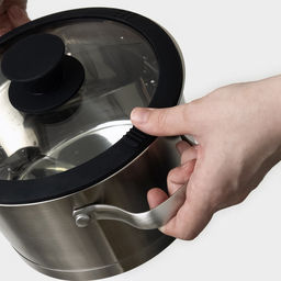 Крышка Magistro, d=18 см, со сливом, с силиконовым ободком и ручкой, жаропрочное стекло