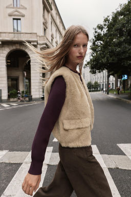 FAUX FUR GILET WITH ZIP
