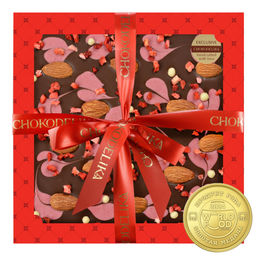 Шоколад темный Узорный с клубникой и миндалем