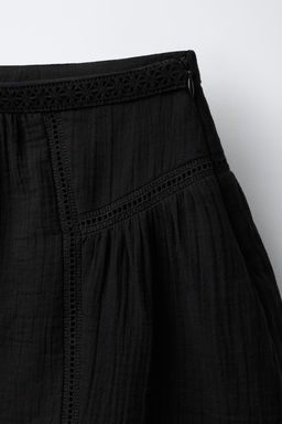 BRODERIE ANGLAISE RUFFLE SKIRT