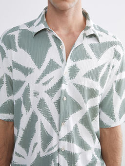 Regular Fit K?sa Kollu Desenli Erkek G?mlek