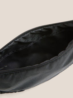 Женская сумка через плечо PUMA BASE Half Moon Bag Артикул 4558137, черный
