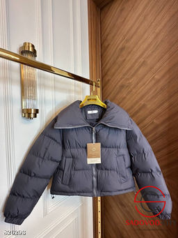 Куртка весенняя с капюшоном