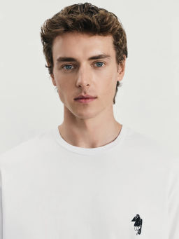 Футболка с вышивкой / Zarina