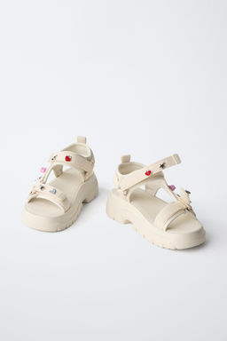 SANDALIA T?CNICA CHARMS / Blanco Crudo