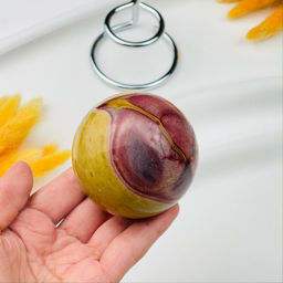 Шар из Яшмы Мукаит