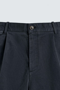 BERMUDA CHINO REGULAR FIT PLIEGUES / Marino
