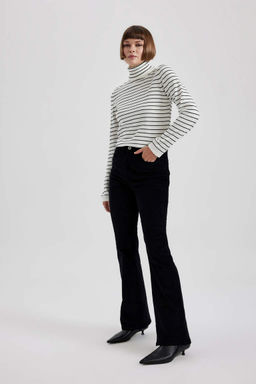 Расклешенные базовые вельветовые брюки - Defacto фото 3