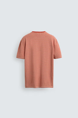 CAMISETA PUNTO REGULAR FIT RAYAS / Blanco / Rojo