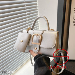 Женская мини сумка с ремешком