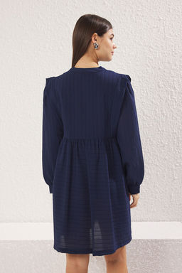 TRENDYOLMILLA Yesil Duz Rahat Kesim V Yaka Mini Dokuma Elbise TWOSS25EL00049 фото 5