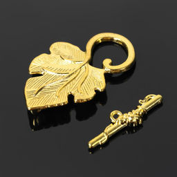 Цена за 2 шт. Замок-тоггл «Виноград», 2 шт. 36×23 мм, цвет золото