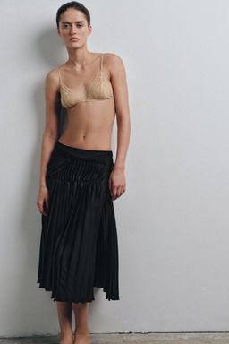 FALDA MIDI COMBINADA PLIEGUES / Negro