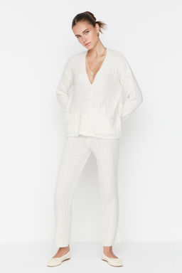 Ekru Genis Kal?p Yumusak Dokulu Triko Alt-Ust Tak?m TWOAW22AU0128