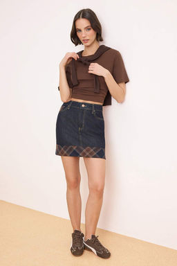 Koyu Mavi Ekose Detayl? Mini Denim Etek TWOSS26ET00067 - Trendyolmilla фото 4