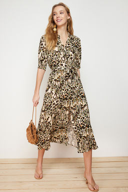 TRENDYOLMILLA Lacivert Cicek Desenli Kusakl? Midi Dokuma Viskon Gomlek Elbise TWOSS20EL1559 фото 19