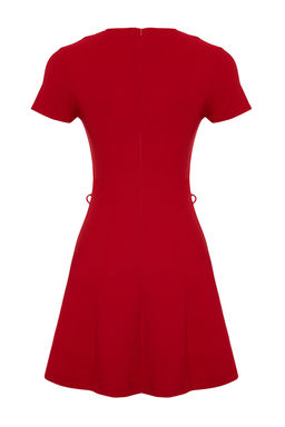 TRENDYOLMILLA K?rm?z? Etegi Belden Ac?lan Fiyonk Detayl? Mini Dokuma Elbise TWOSS24EL00803  фото 8