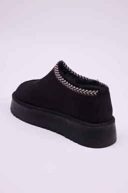 Siyah Nak?s Detayl? Ici Kurklu Kal?n Taban Kad?n Bilekte Bot TAKAW26BO00003