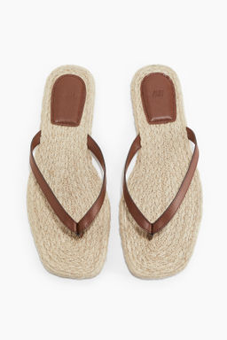 Chancletas estilo alpargata