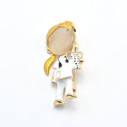 Брошь с эмалью