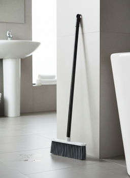 Щетка для пола "Good" L235мм с черенком (белый) 223210729/01