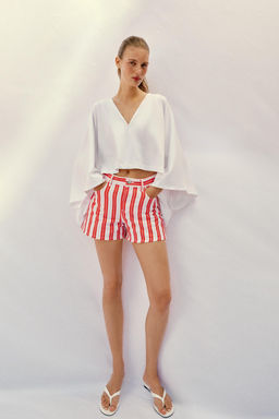 SHORTS MOM FIT RAYAS / Raya Roja