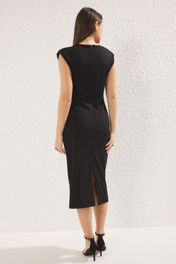 TRENDYOLMILLA Siyah Fitted/Vucuda Oturan Vatkal? Esnek Midi Orme Elbise TWOSS25EL00113 фото 14