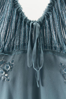 EMBROIDERED DRESS WITH SEQUIN AND BEAD EMBELLISHMENT - Zara фото 6