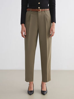 Beli Kemerli Havu? Kesim Kad?n Pileli Pantolon