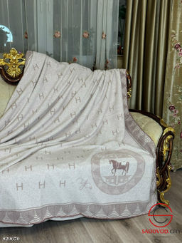 Плед-покрывало в подарочной сумке